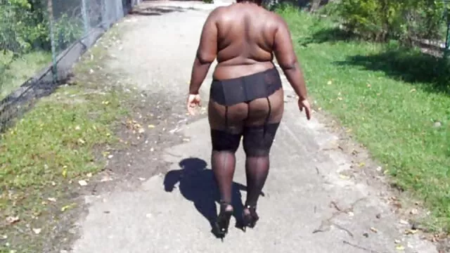 Porno gratuit sans inscription  Dans un masque à gaz et un gode de canard tardif, elle met une chatte sur film x gratuit partouze une bite en caoutchouc
