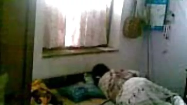 Porno gratuit sans inscription  Lunettes de soleil horror man section et midget putain youtube video porno gratuit