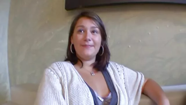 Porno gratuit sans inscription  Une fille de la République tchèque nommée Nicola film porno lesbienne streaming dans un jeu